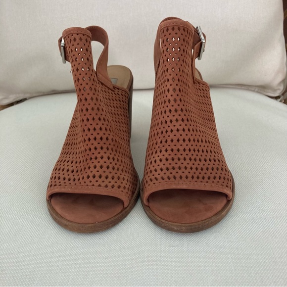Steve Madden | Neptune Heel in Camel Nubuck Size 6.5 - Picture 3 of 7